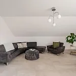Luxury Marz Apartman *