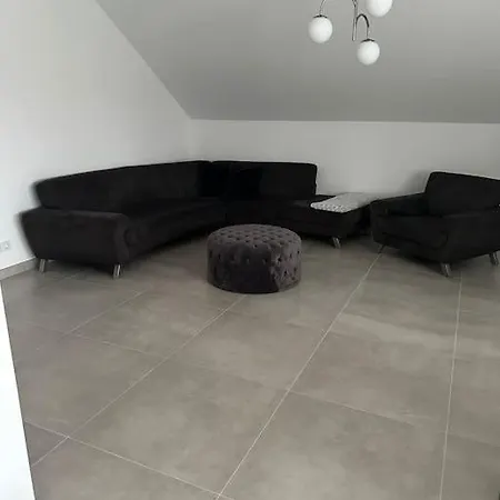 Luxury Marz Шванау