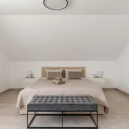 Luxury Marz Schwanau